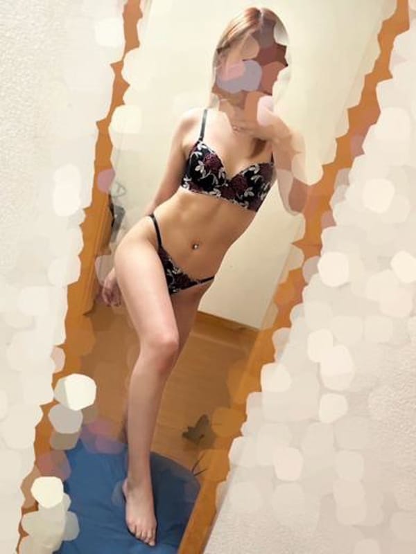 Vanilla☆Deep throating and swallowing for free☆