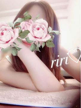 りり-RIRI-|HEAVENで評判の女の子