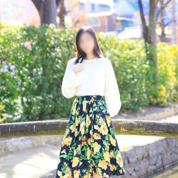 上杉えみり【濡れる清楚な敏感マダム♪】 | こあくまな人妻・熟女たち東広島店(KOAKUMAグループ)(東広島)