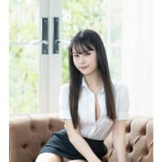 【うらら】うら若き密着美乳美女！|セグレターリオ