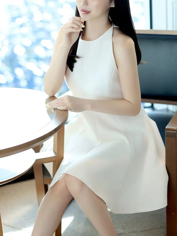 HIROKA AKIYAMA