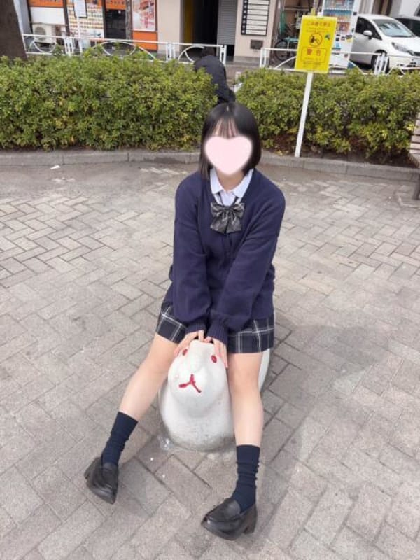 るあ『あどけなさ強い童顔ミニマム美少女』