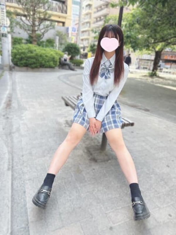 ゆい『Hカップ巨乳の和風美人』