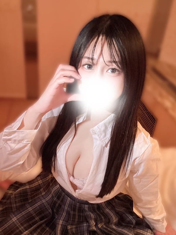 あゆみ【未経験☆清楚系美女】