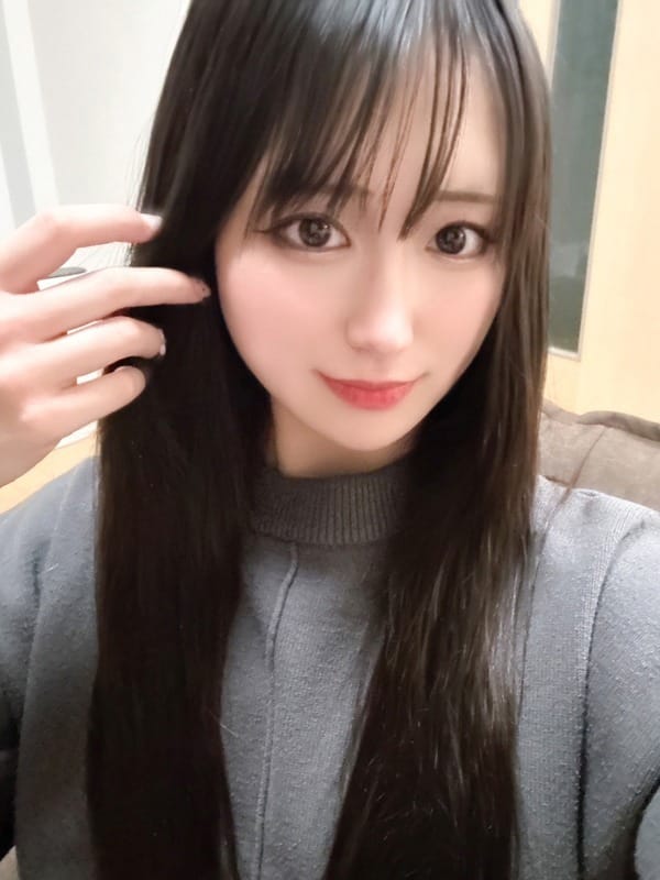 えな【綺麗系美脚ハーフ美女】