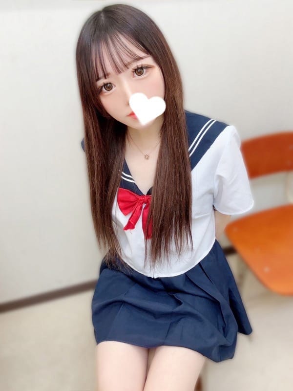 ねも【ミニマム童顔美女】