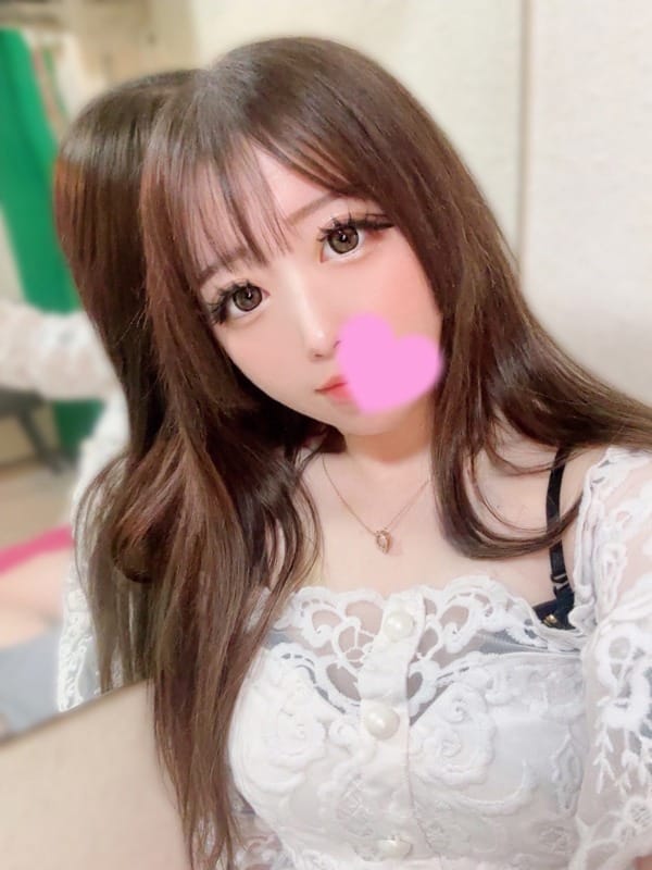 ねも【ミニマム童顔美女】