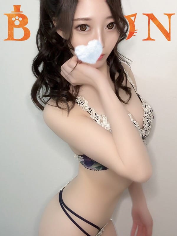 りか【癒し系小柄美形美女】