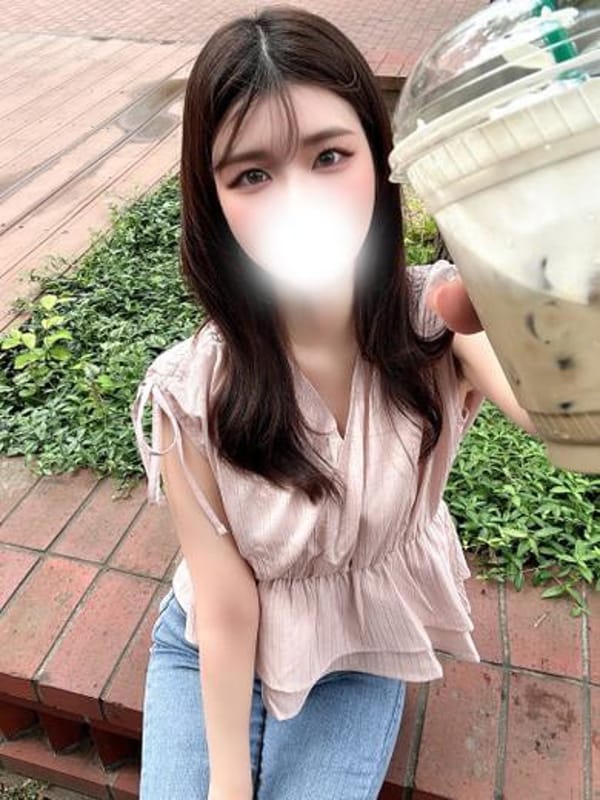 AIZAWA MOMONA