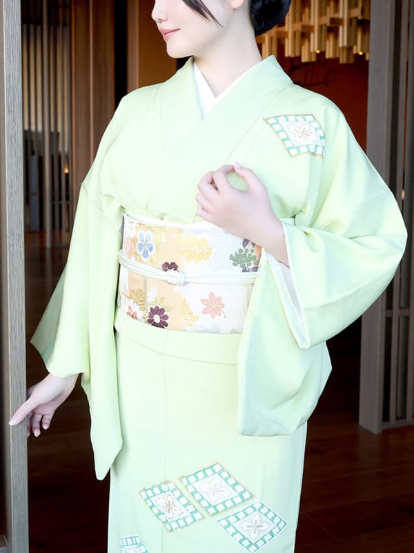 紫 エリー