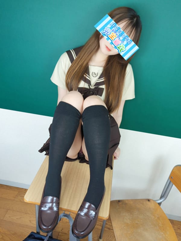 MOMONE HUJIWARA
