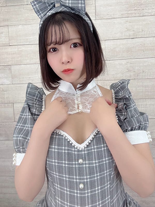 若〇由衣