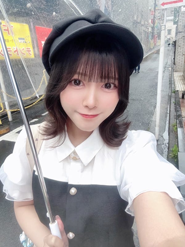 若〇由衣