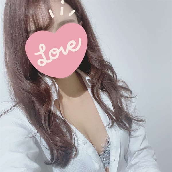 愛沢ひなの