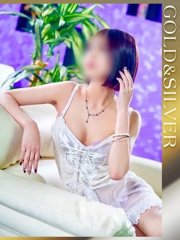 るきあ【美脚すぎる正統派美人】