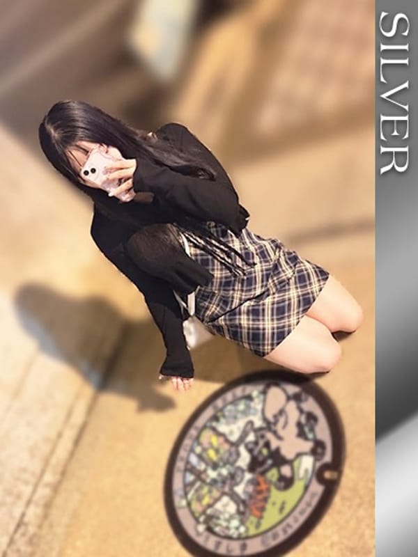 ゆめ【地元黒髪清楚系美少女】