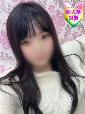 [MAI]A tall beautiful woman with a cute smile