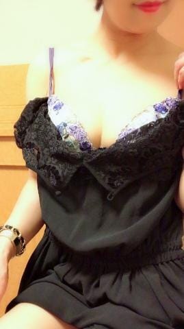 「こんばんは」06/18(月) 08:48 | みみ【癒し系の美人奥様】の写メ・風俗動画