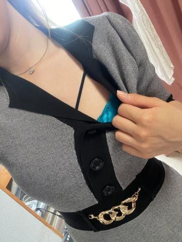 「こんにちは♡⃛」05/28(日) 16:45 | あやなの写メ