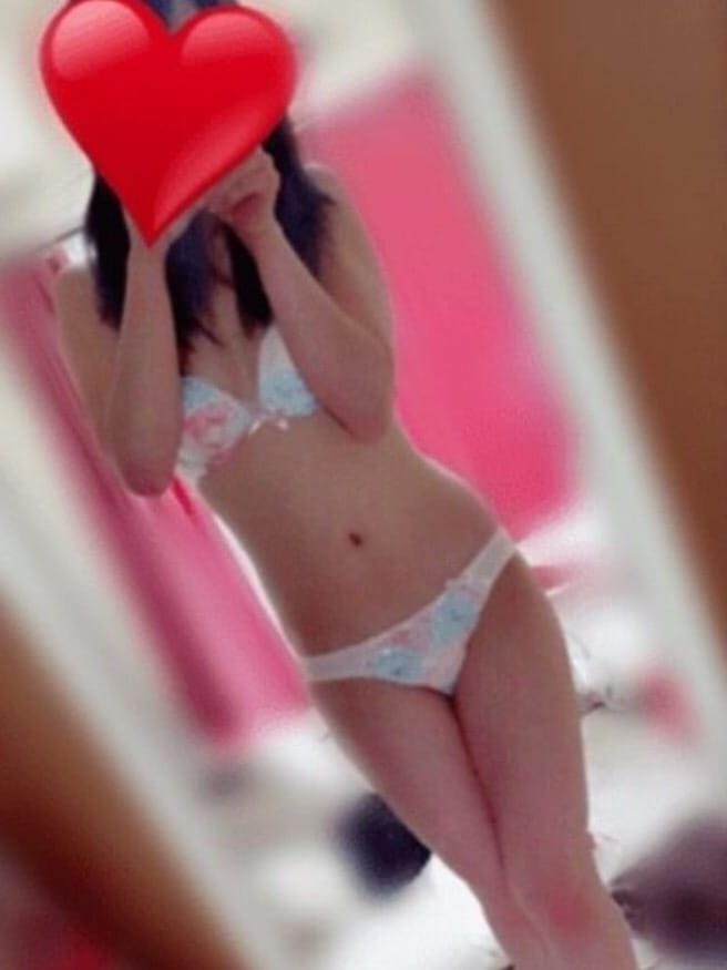 「Fwd: うぃずのお兄さん」05/31(水) 18:07 | えなの写メ
