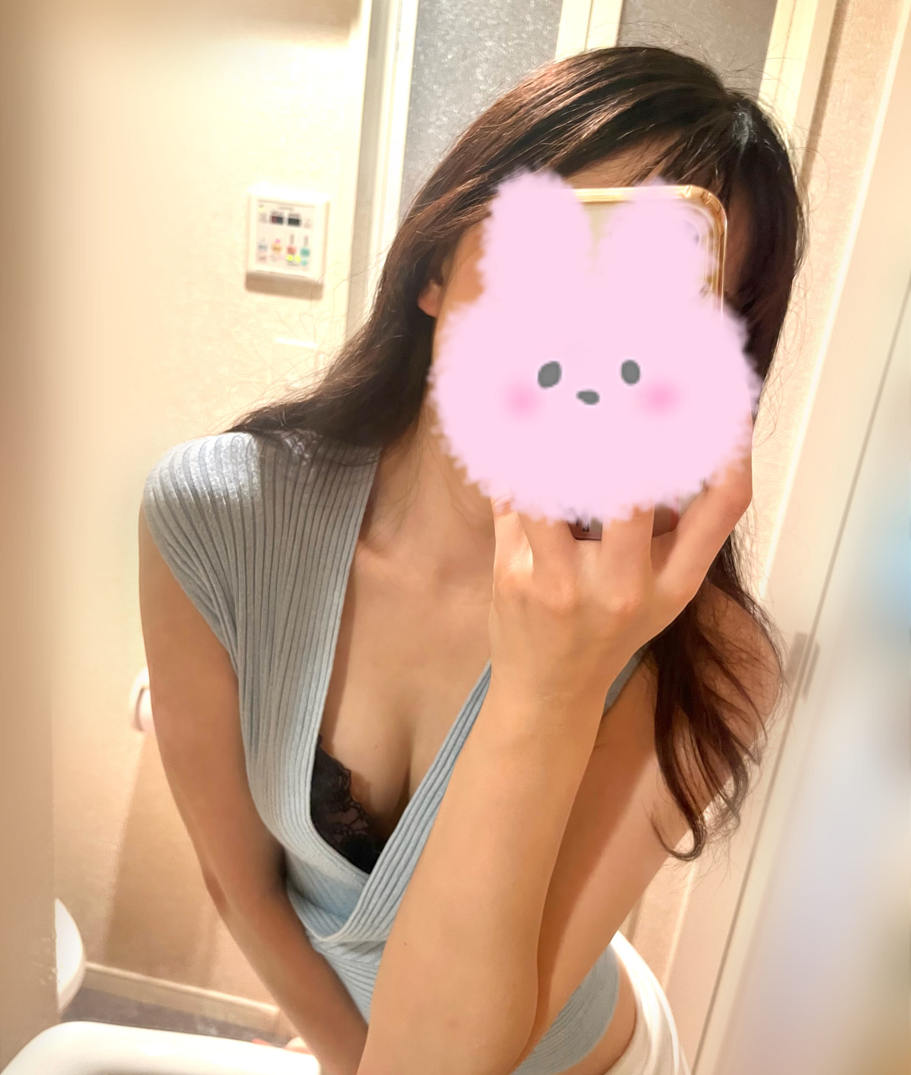 「出勤したよぉ」09/12(火) 17:46 | 七瀬すずの写メ日記