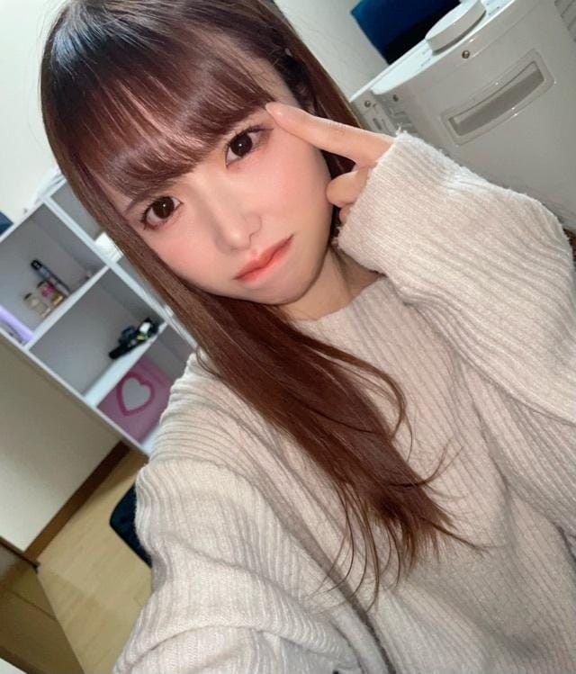「前髪がたがただしめっちゃ割れるし」12/04(月) 23:31 | 新垣めぐの写メ