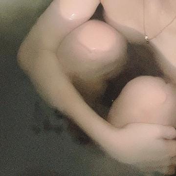 「お風呂」04/10(水) 16:36 | 【なぎさ】細い身体にEカップの写メ日記