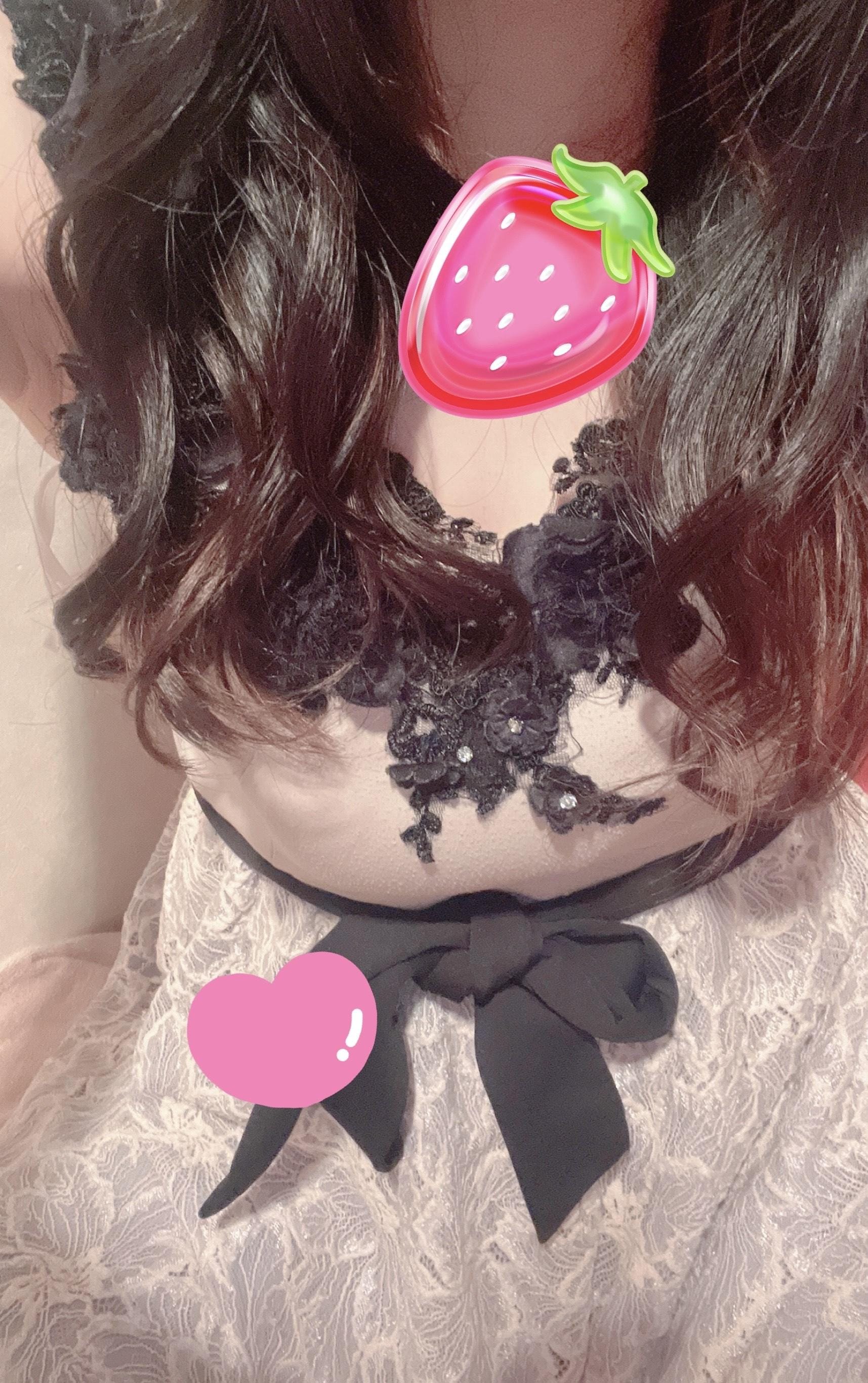 「(,,• •,,)♥」04/16(火) 10:40 | れいなの写メ日記