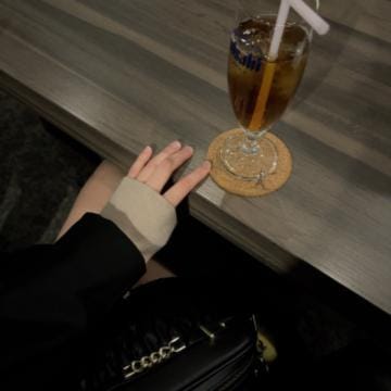 「あ、ウーロン茶です⬇️みてね」04/26(金) 01:13 | りんかの写メ