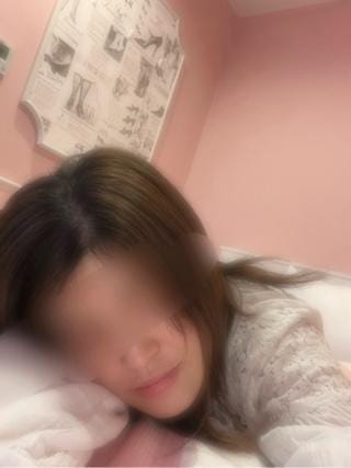 「おやすみ〜」04/26(金) 01:15 | ゆなの写メ
