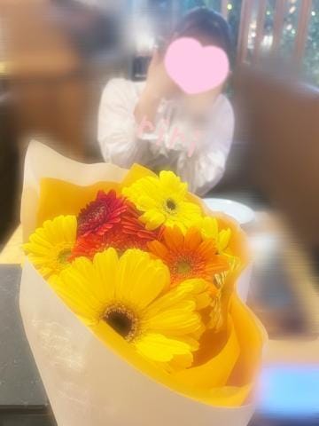 「お花のような美しい人になりたい」05/01(水) 00:02 | りりの写メ