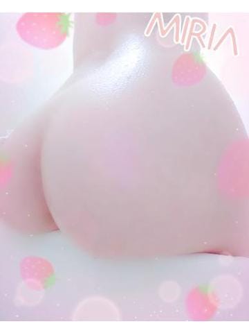 「たらりん」05/01(水) 00:25 | みりあ☆エッチなピンクの乳首の写メ